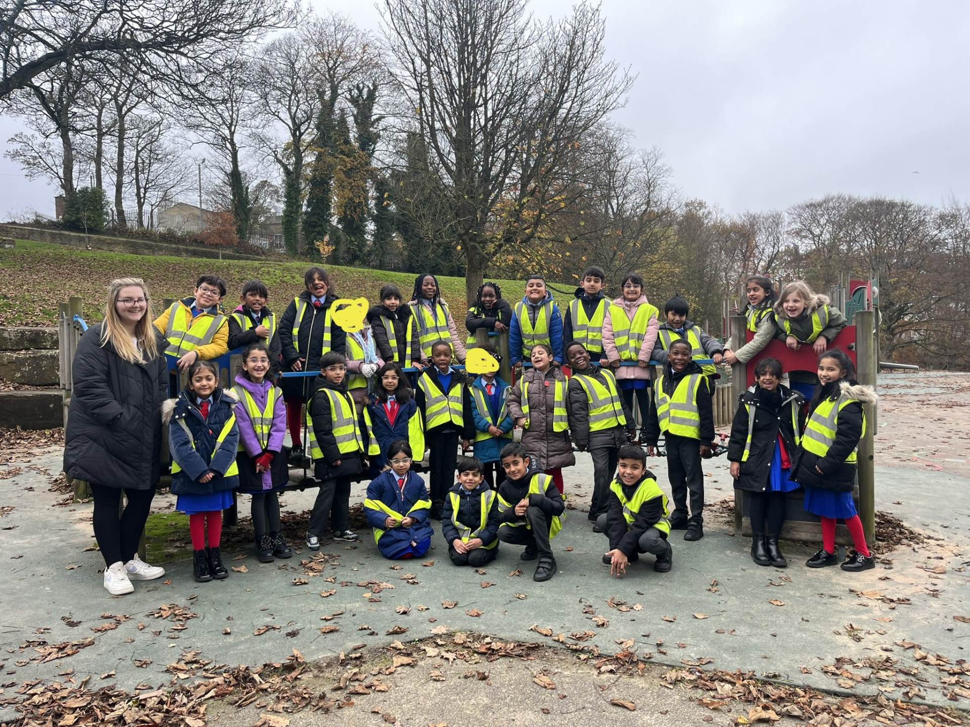 Year 3 class on their school trip to Cliffe Castle Year 3 class on their school trip to Cliffe Castle